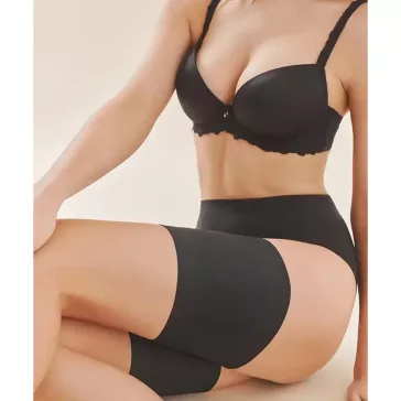 Gabriella fekete szatén combvédő